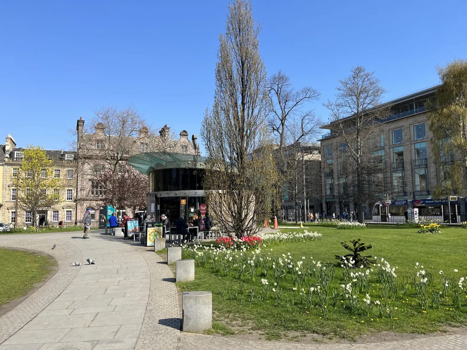 St Andrew Square gardens in Edinburgh New Town
