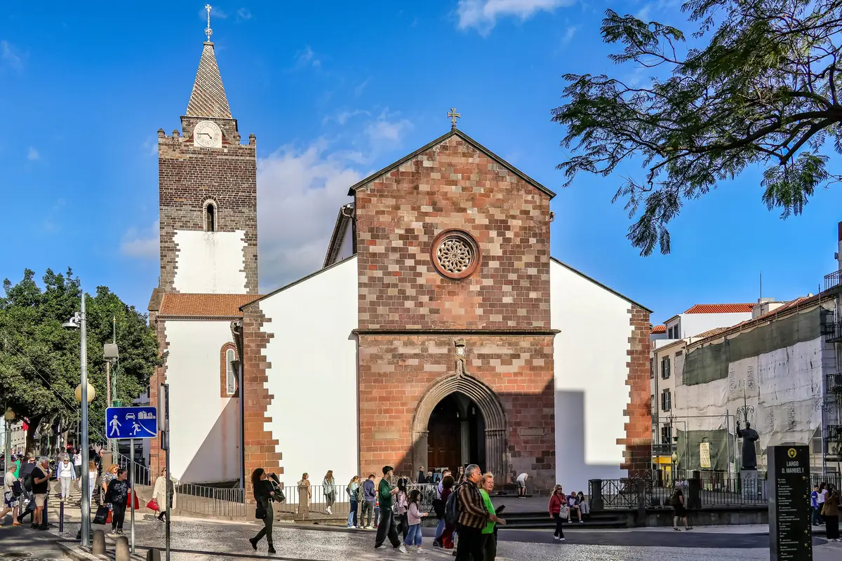 The Se Catedral do Funchal in the historic centre, the quarter where the central Funchal hotels sit
