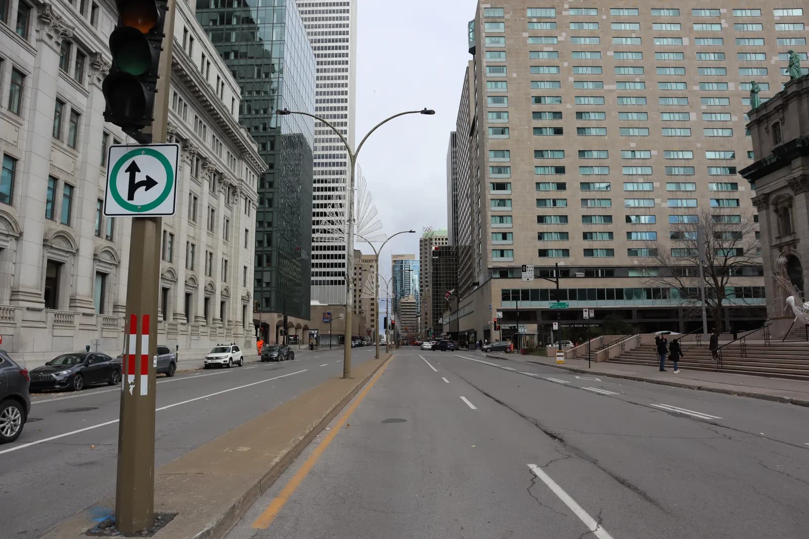 Boulevard Rene-Levesque in winter, the corridor of the eastern downtown hotels