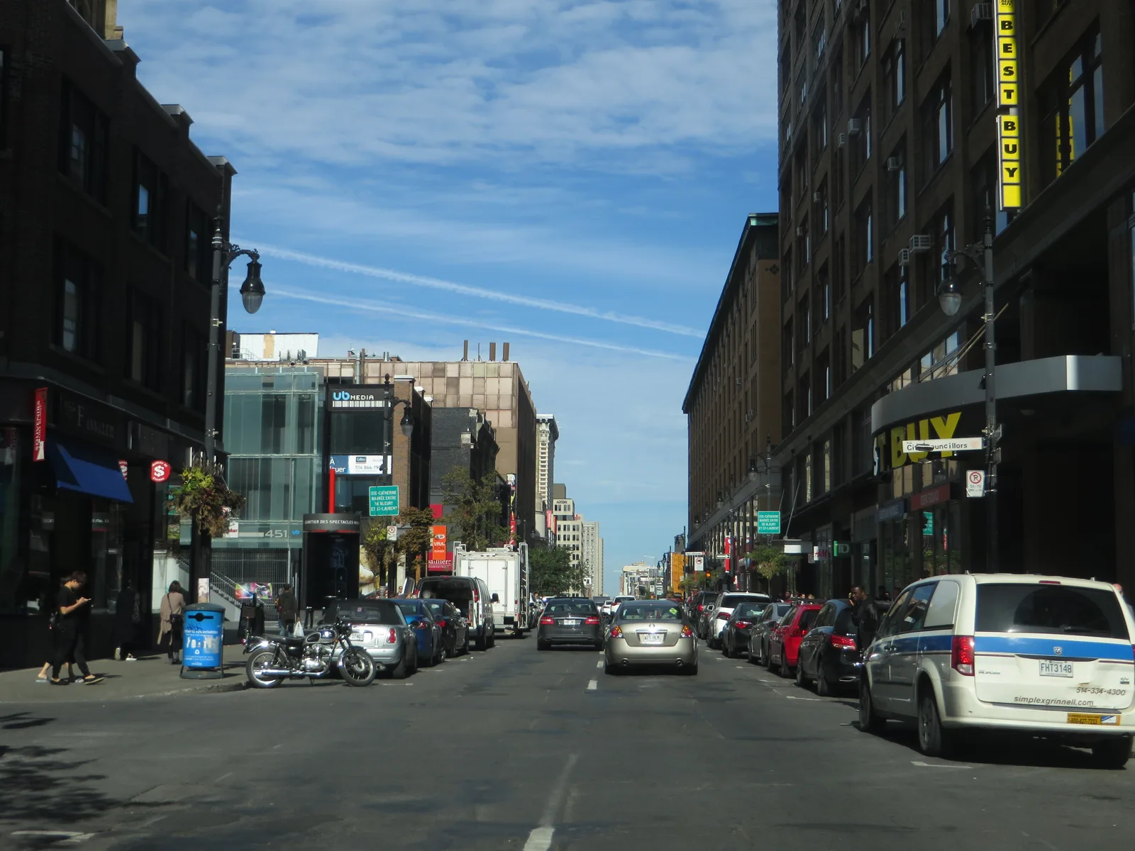 Rue Sainte-Catherine West, the shopping spine below the Peel hotels
