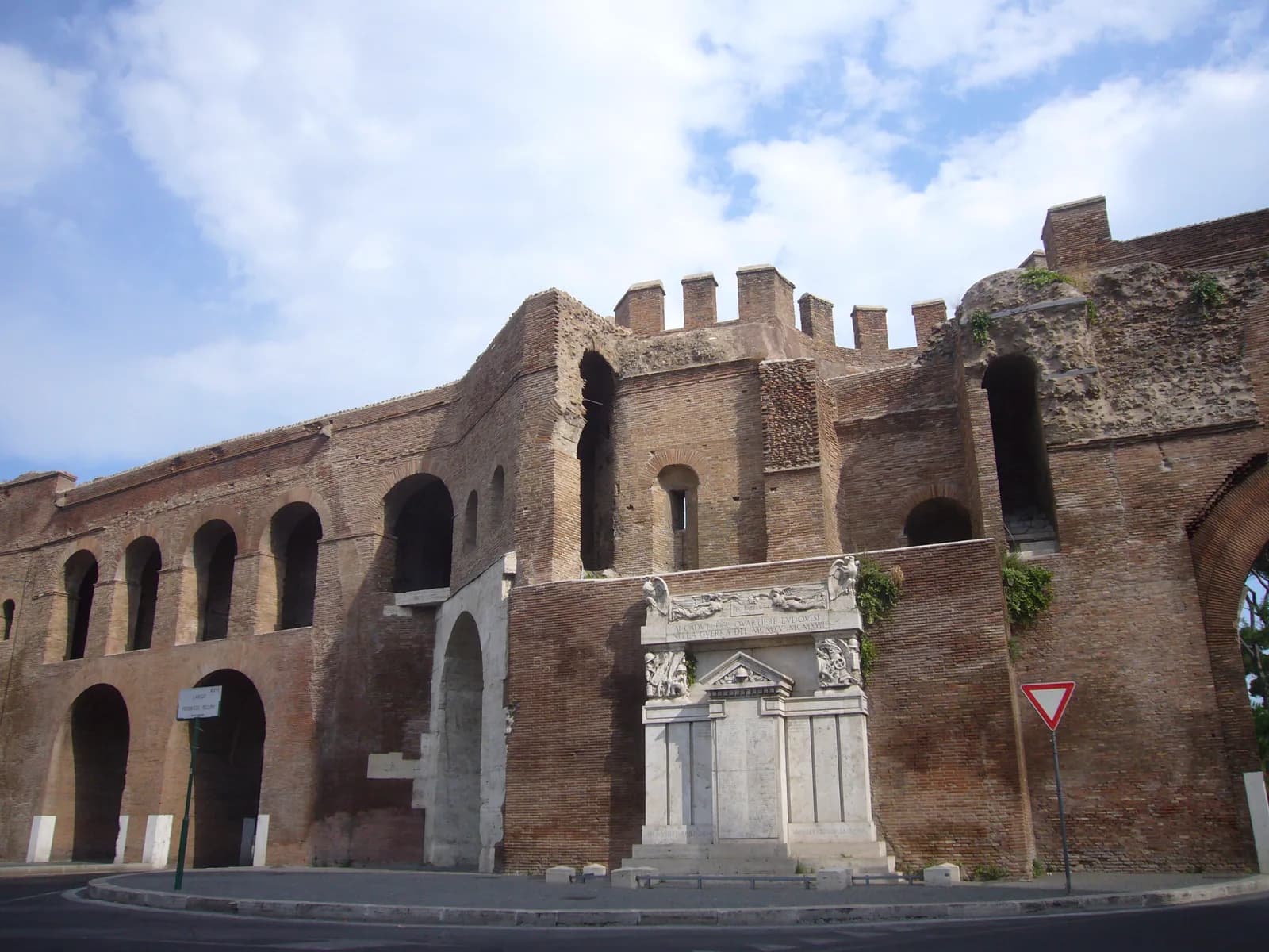 Porta Pinciana and the Aurelian Wall at the top of Via Veneto, the Ludovisi end of the hotel district
