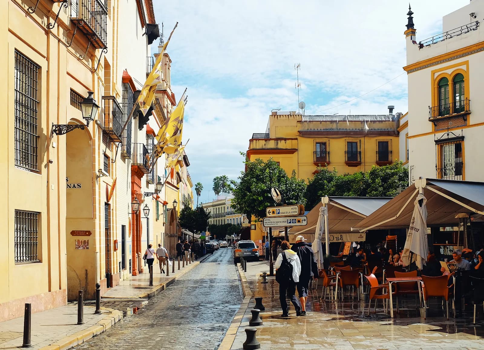 Calle Santa Maria la Blanca in the old Jewish quarter of Seville