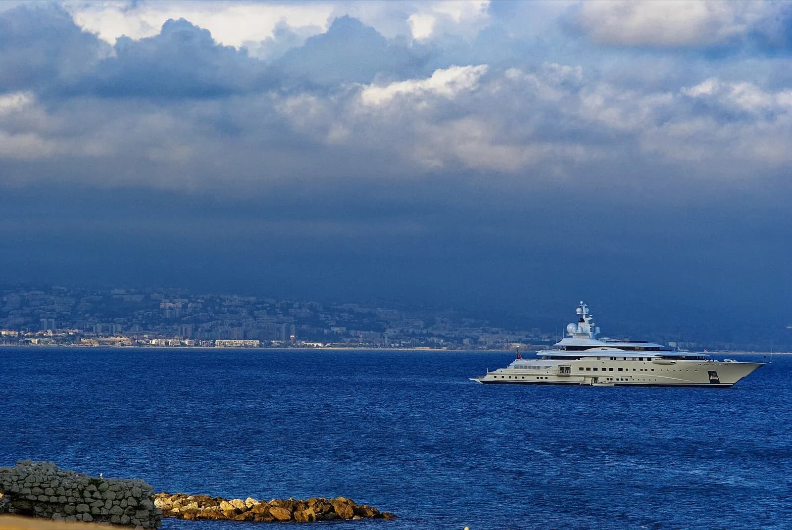 The Baie des Anges and the coastline curving toward Nice on the French Riviera
