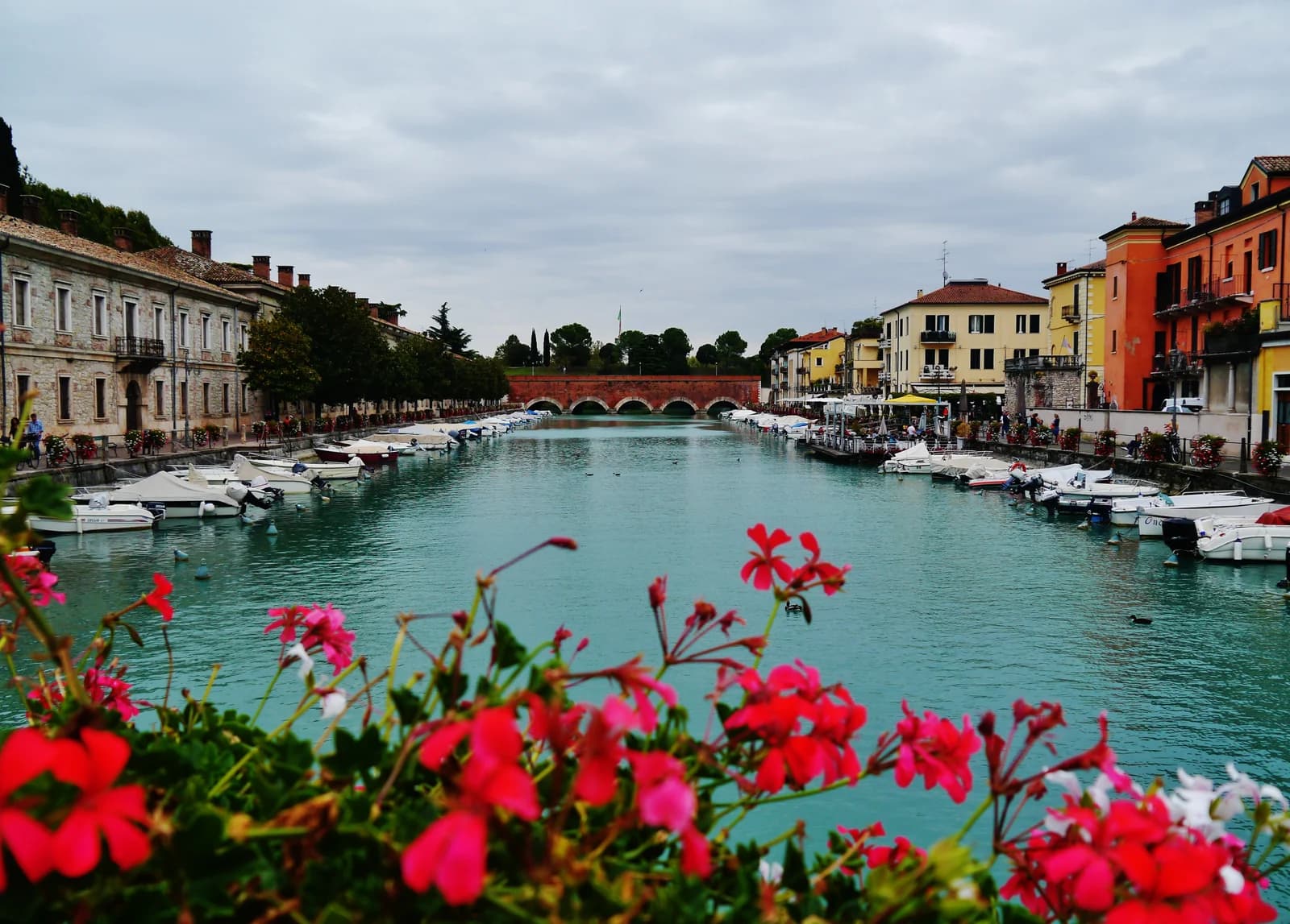 The Canale di Mezzo running through the walled centre of Peschiera del Garda