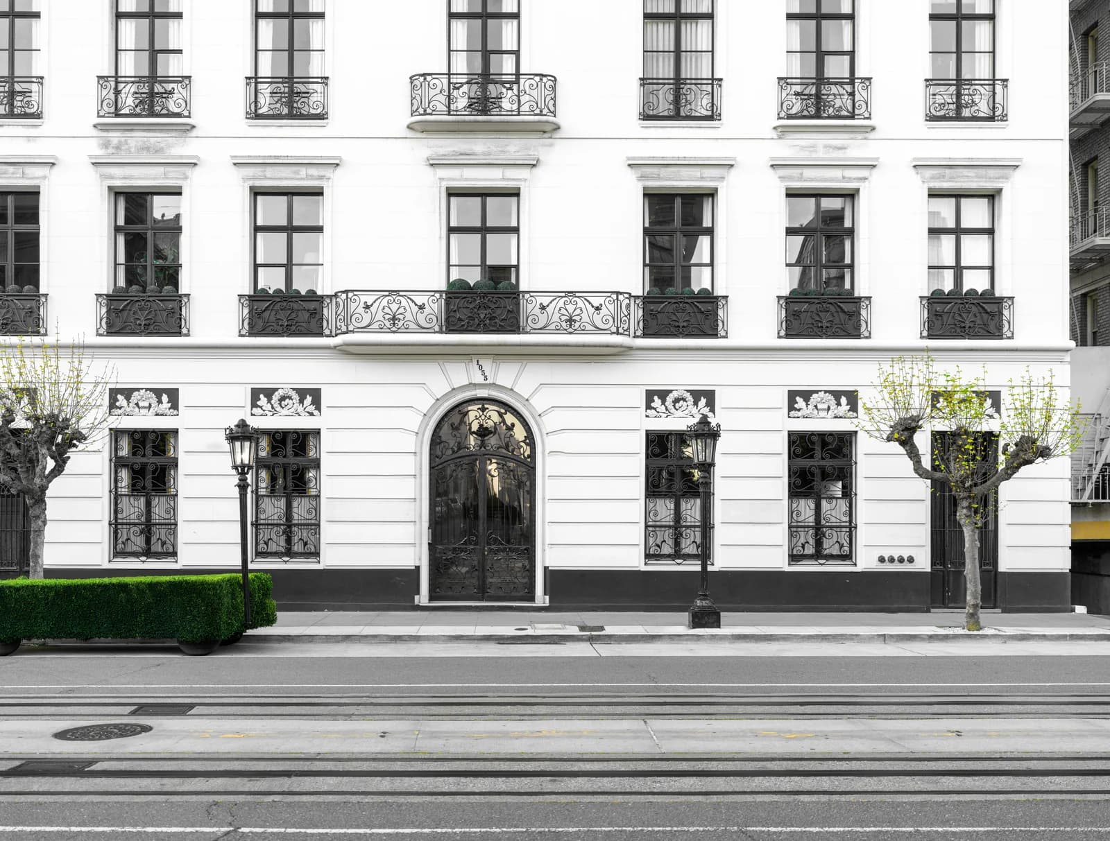 An apartment building on California Street on Nob Hill in San Francisco