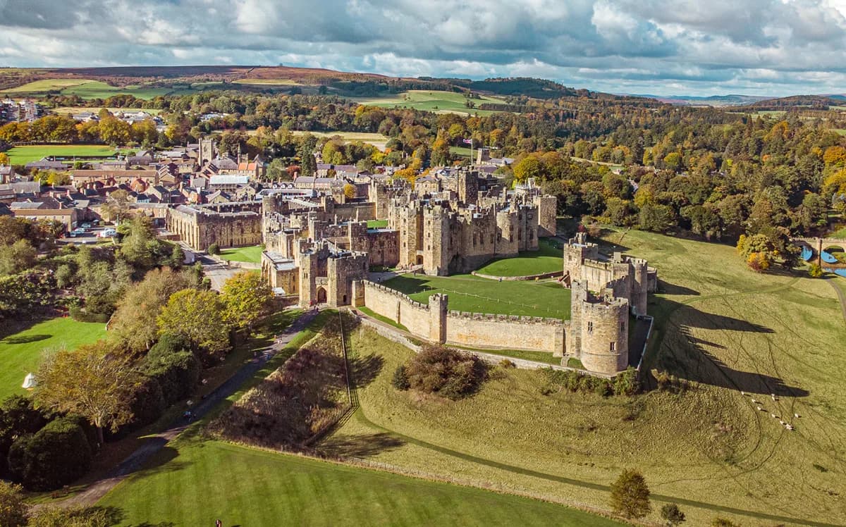 Alnwick and the Northumberland coast, a day trip from Edinburgh