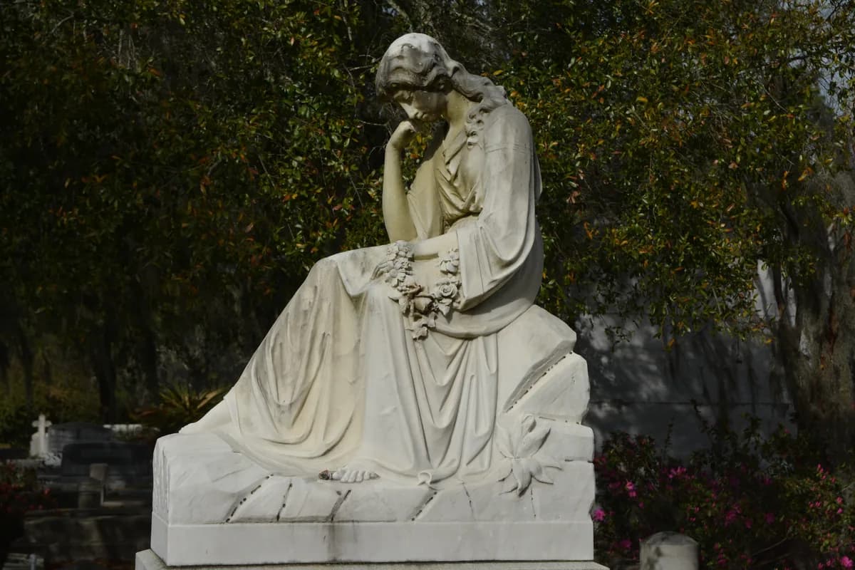 An evening ghost tour in Savannah