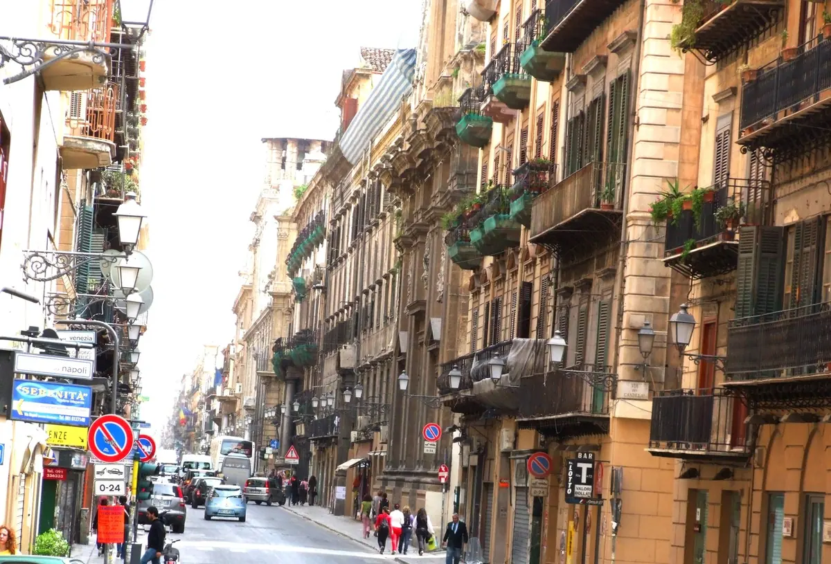 Around Via Maqueda and the Quattro Canti in Palermo