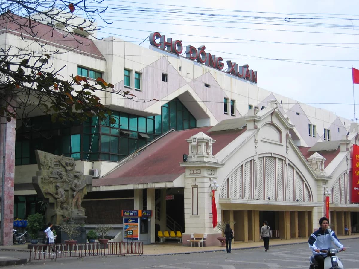 Dong Xuan Market in Hanoi