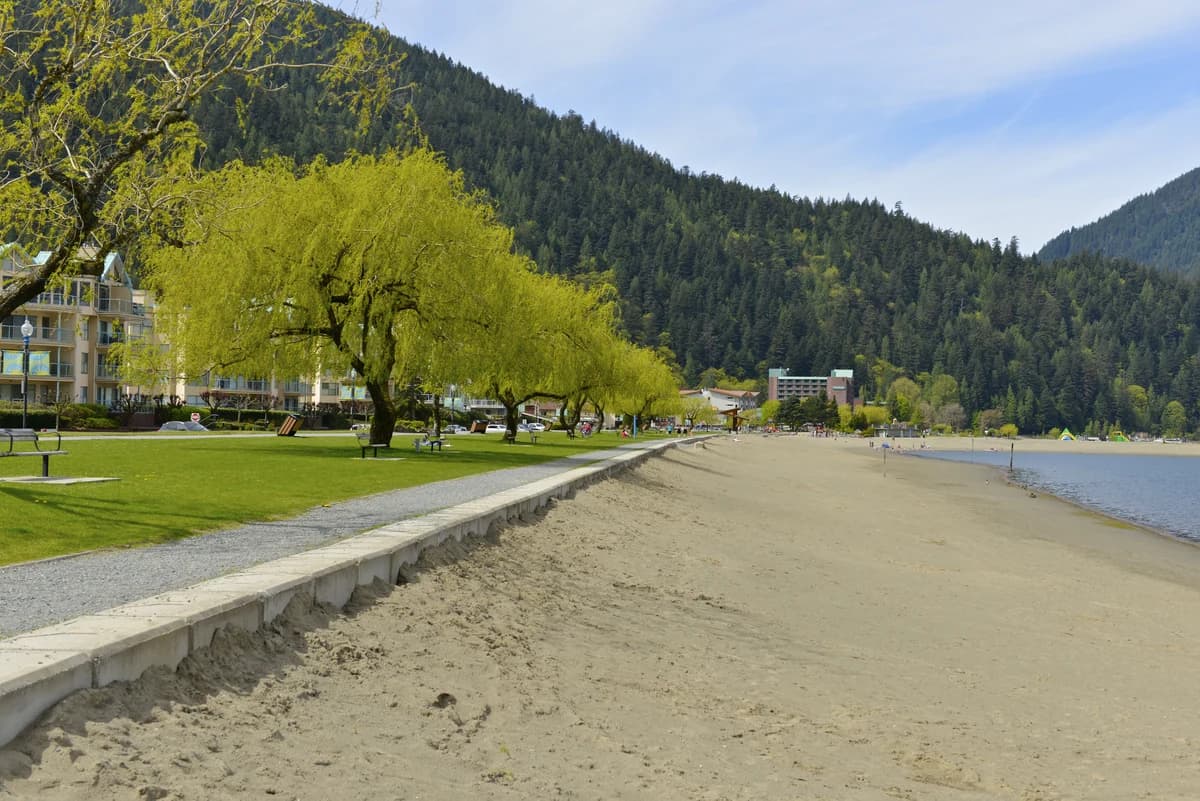 Harrison Hot Springs, a day trip from Vancouver