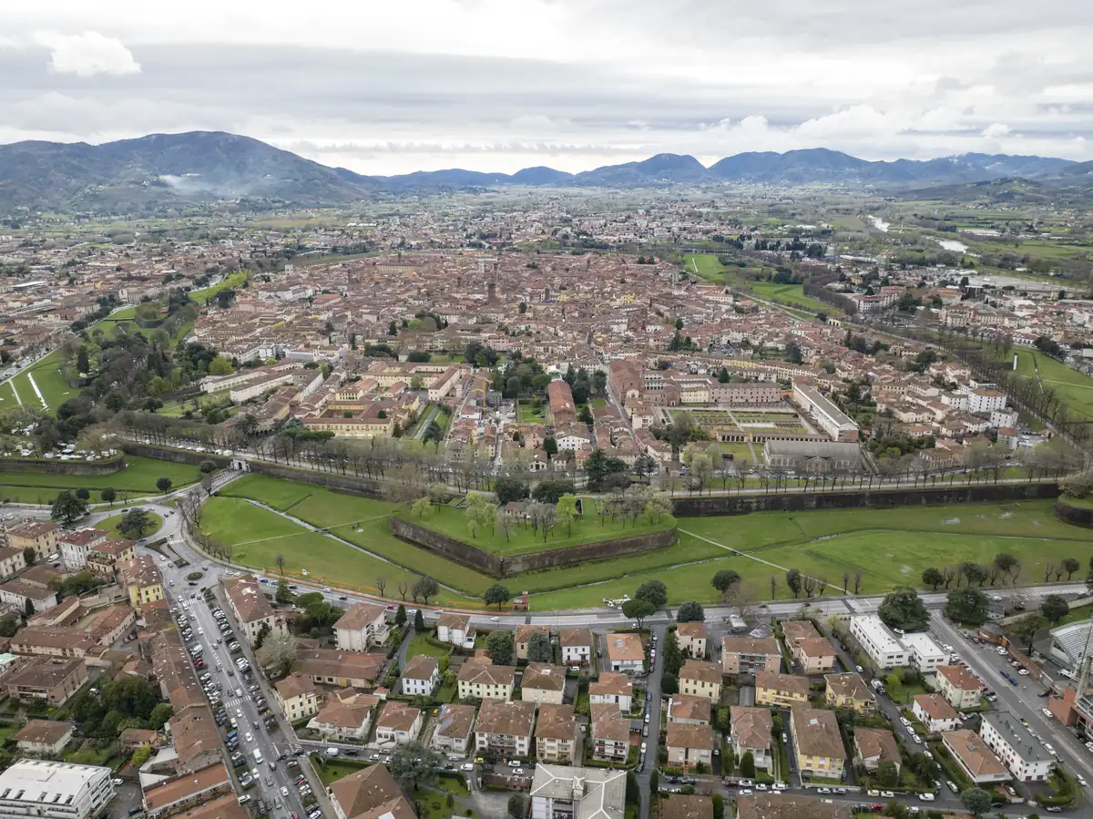 Lucca, a day trip from Florence