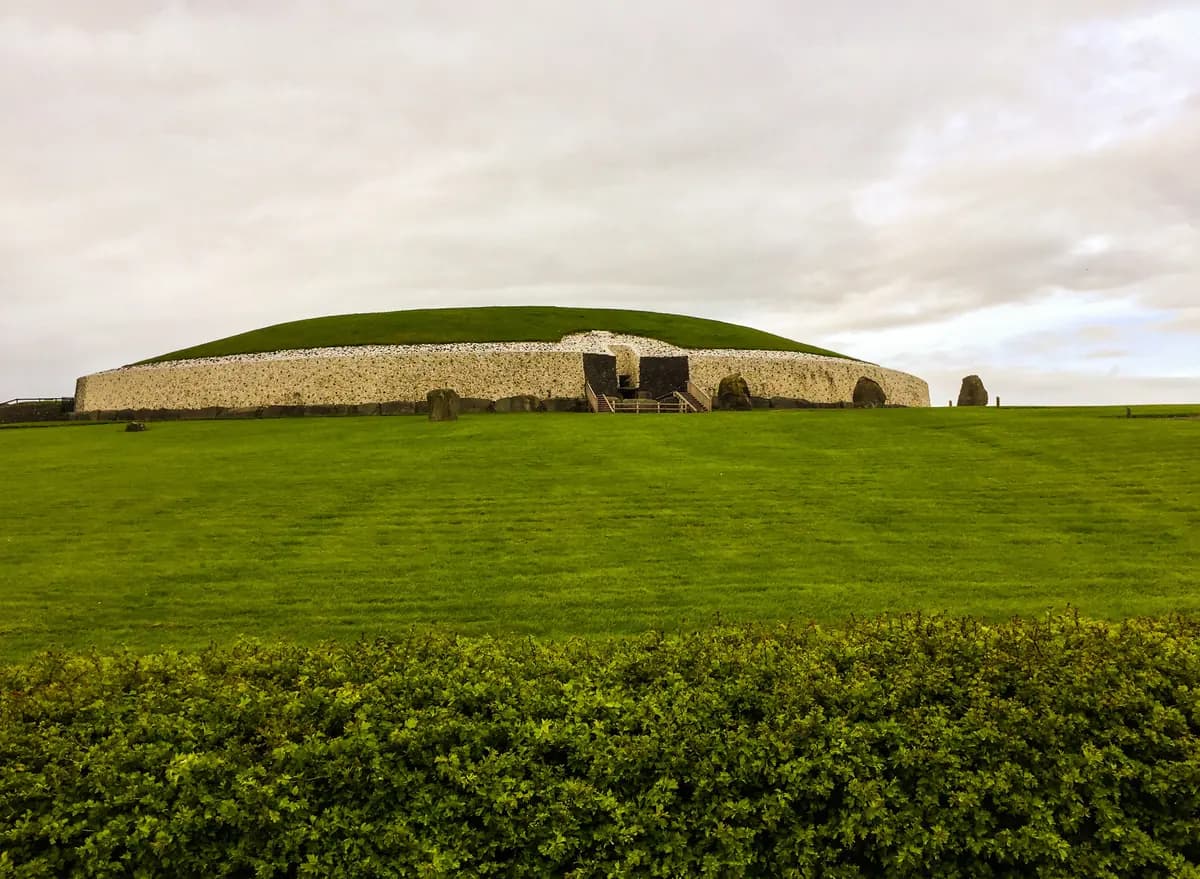 Newgrange & Brú na Bóinne, a day trip from Dublin