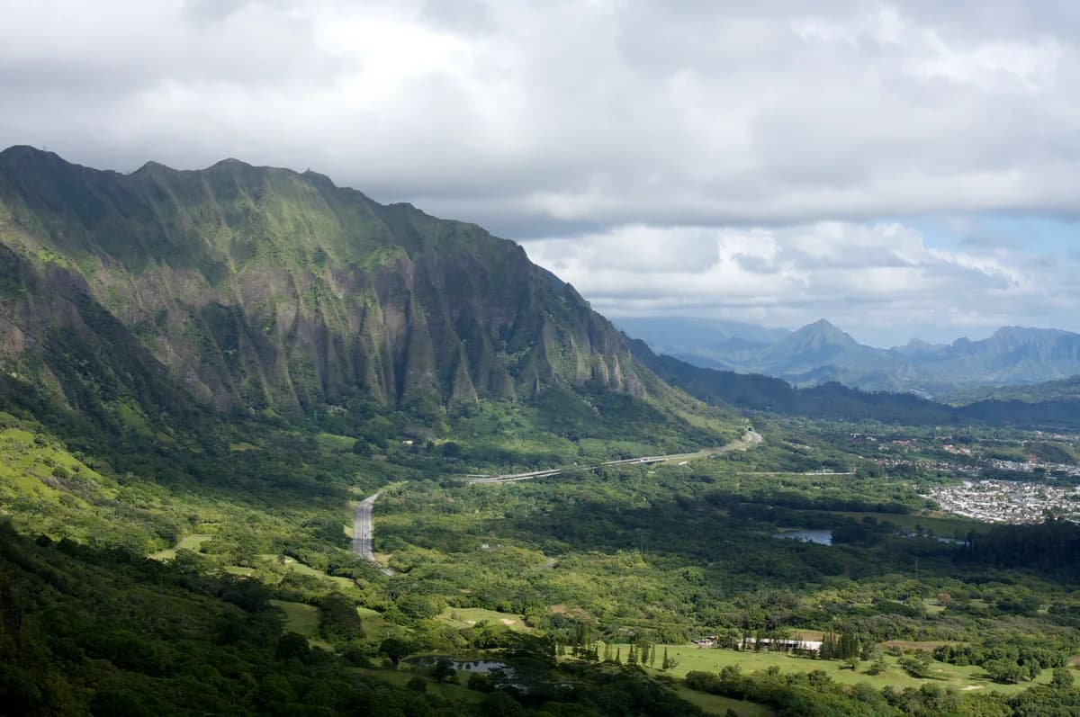 Nu'uanu Pali Lookout in Oahu