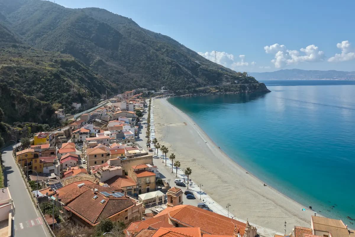 Spiaggia Grande and Via dei Mulini in Positano