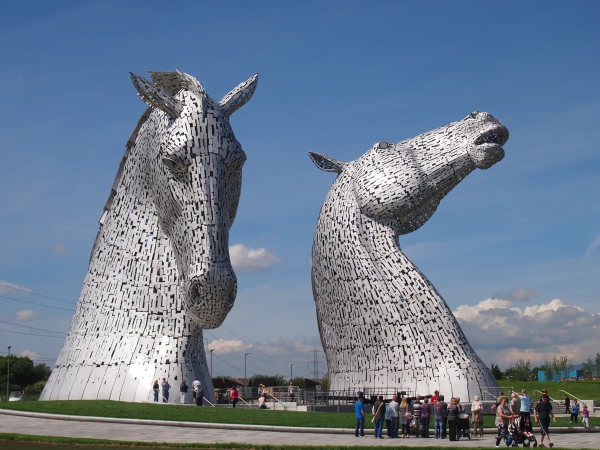 The Kelpies and the Falkirk Wheel, a day trip from Edinburgh